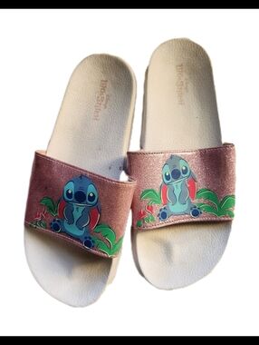 💕3/$15💕 Pink And White Stitch Slides